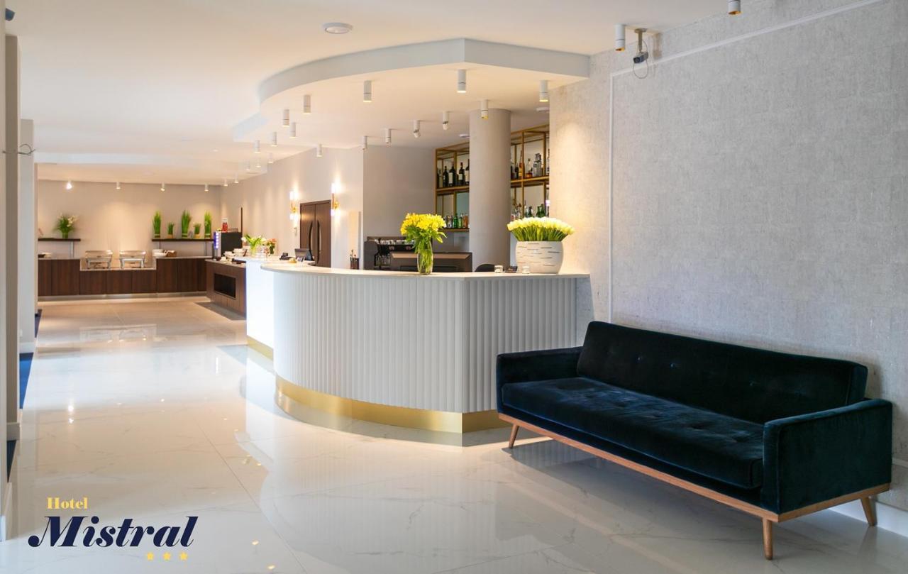Hotel Mistral Марки Екстериор снимка