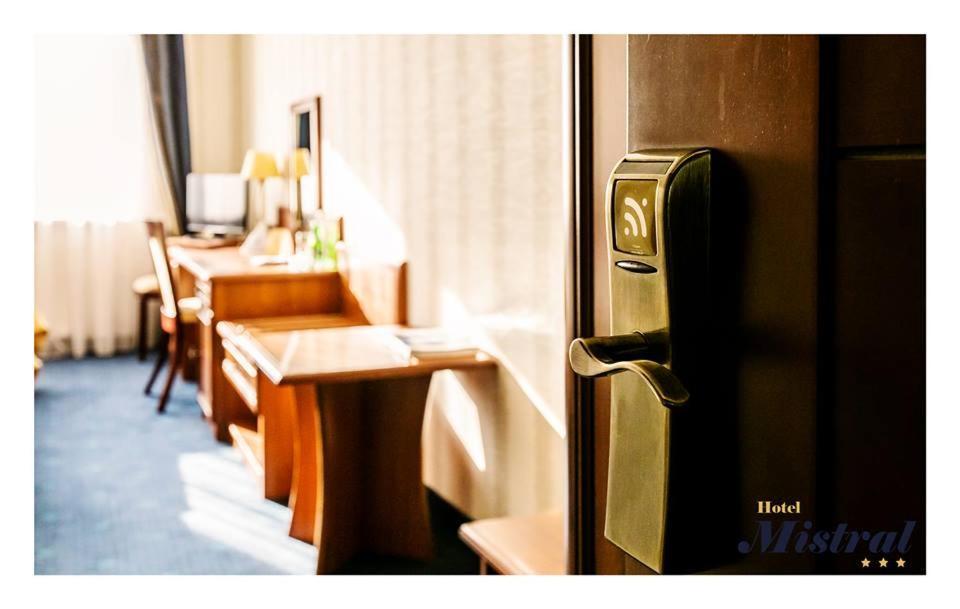 Hotel Mistral Марки Екстериор снимка
