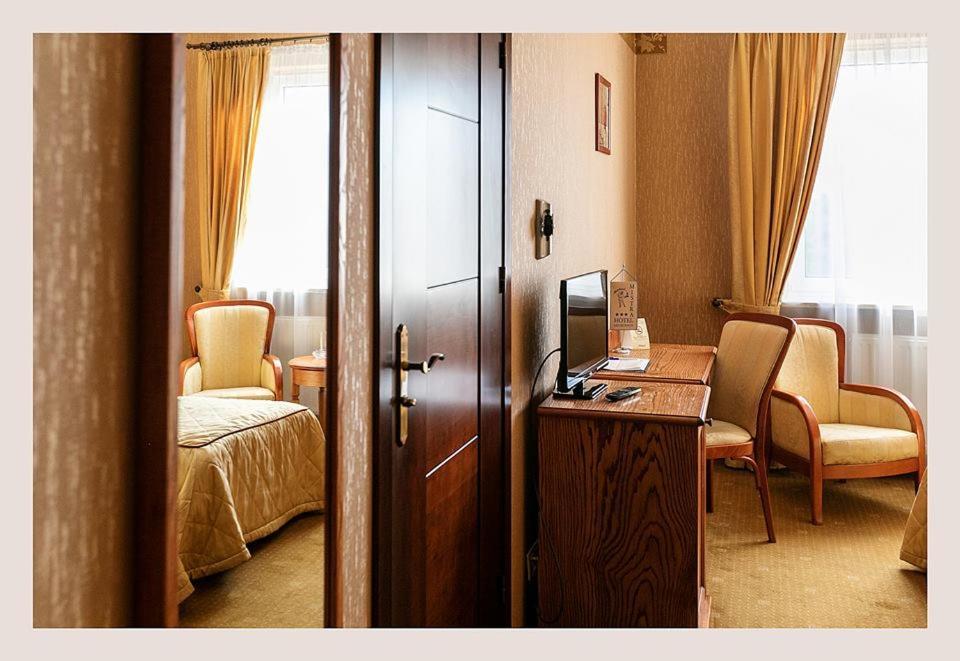 Hotel Mistral Марки Екстериор снимка