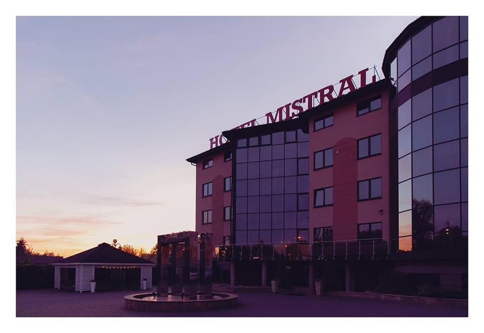 Hotel Mistral Марки Екстериор снимка