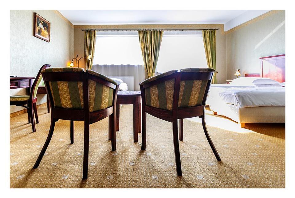 Hotel Mistral Марки Екстериор снимка